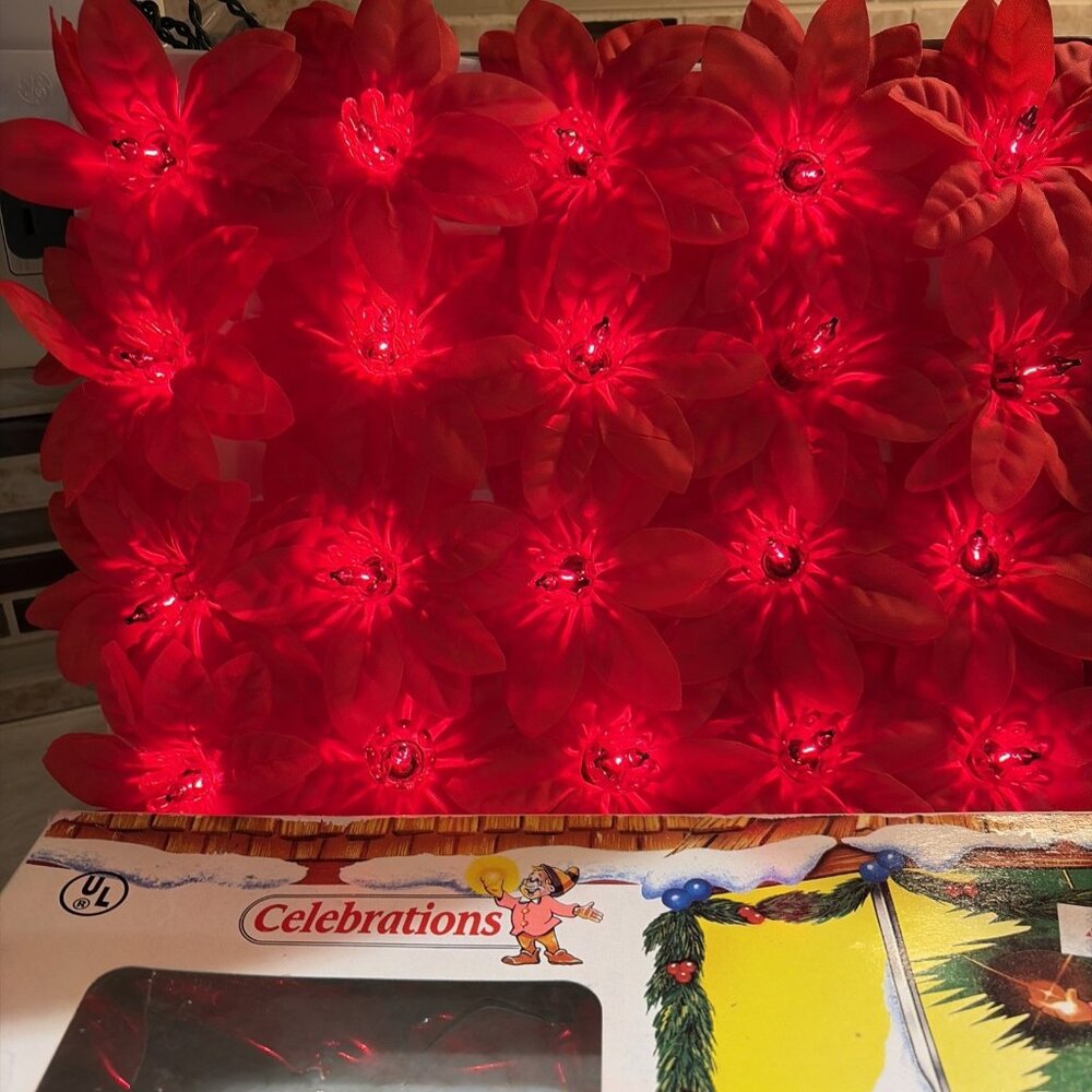 Vintage Celebrations Christmas Poinsettia Lights (20) Indoor/Outdoor New In Box
